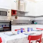 Myro's House, Terre Marine Apartment