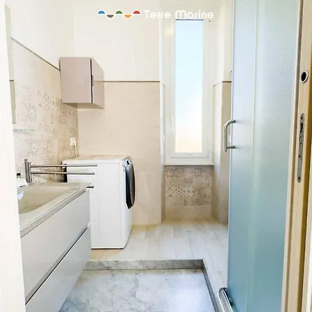 Myro's House, Terre Marine Daire