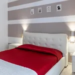 Myro's House, Terre Marine * لا سبيتسْيا