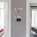 Myro's House, Terre Marine 아파트 *