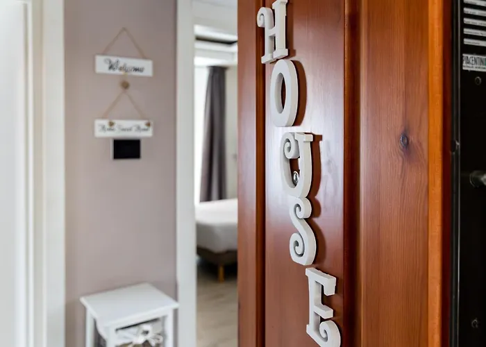 Myro's House Апартаменты Специя